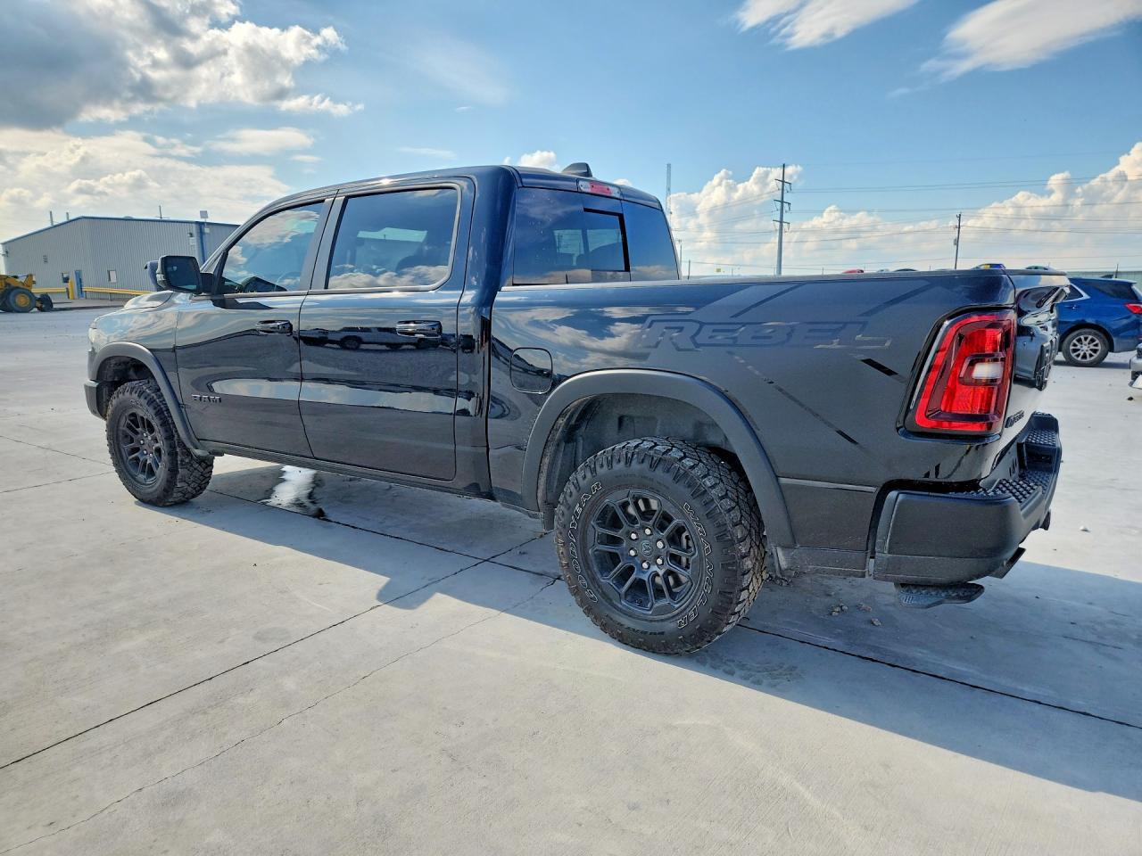 2025 Ram 1500 Rebel - Фото 2