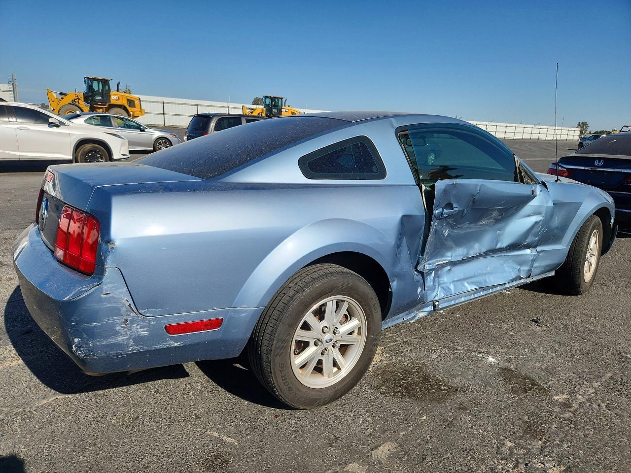 2007 Ford Mustang - Image 3