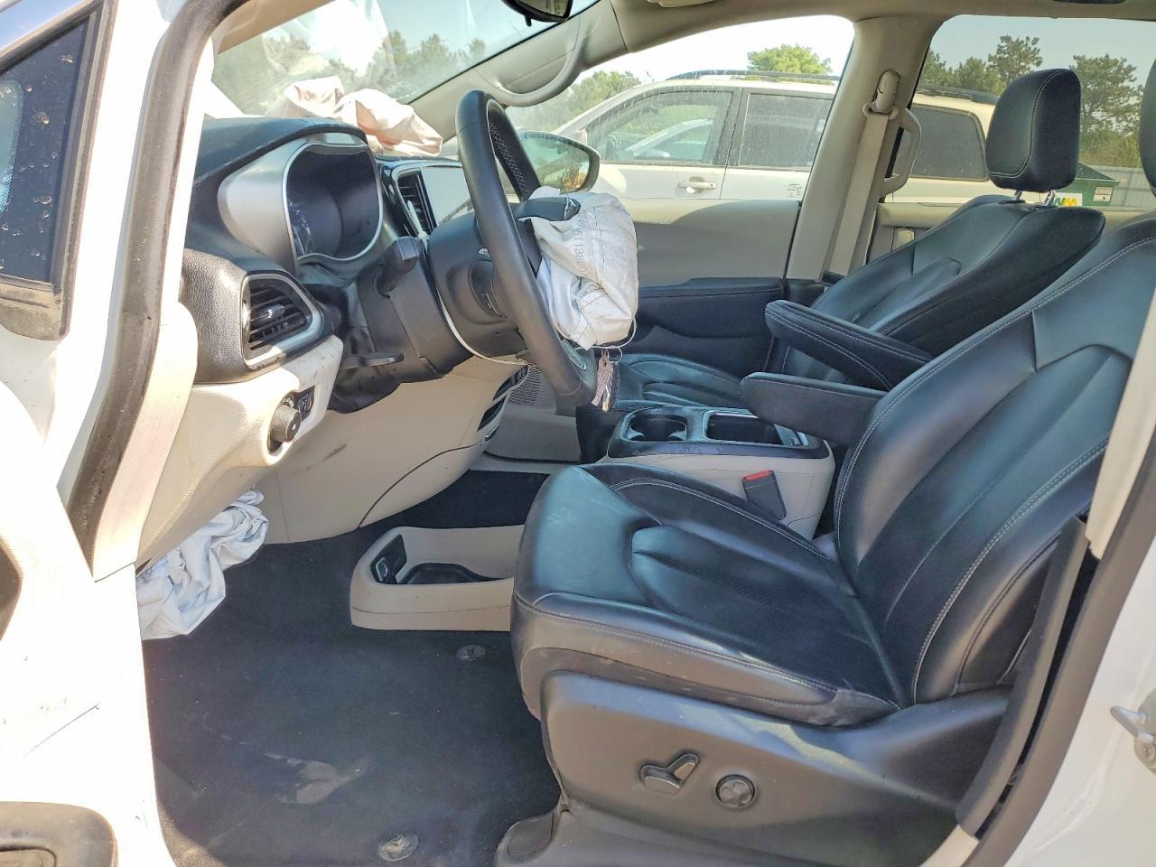 2023 Chrysler Pacifica Touring L - Фото 7