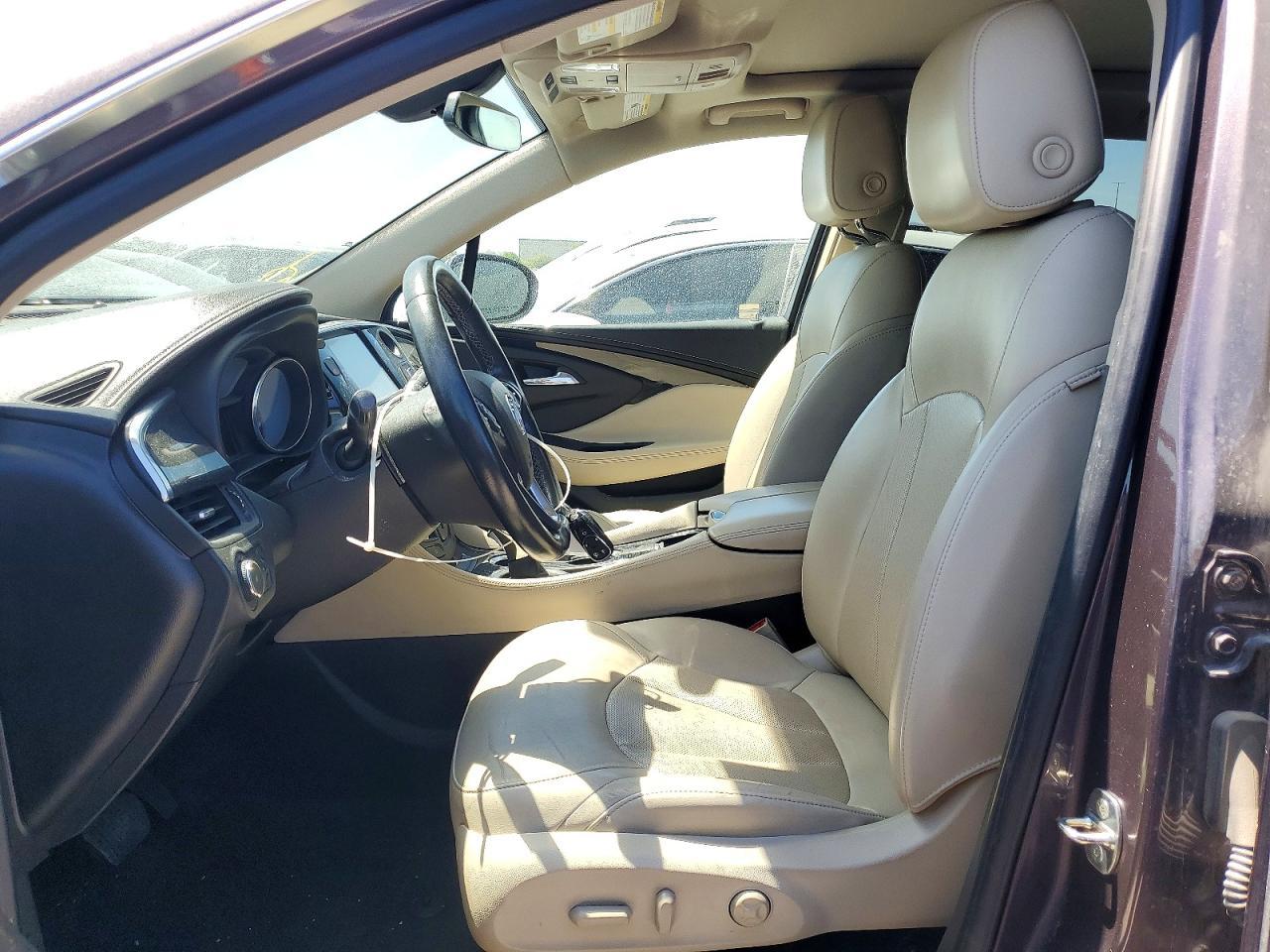 2018 Buick Envision Essence - Image 7