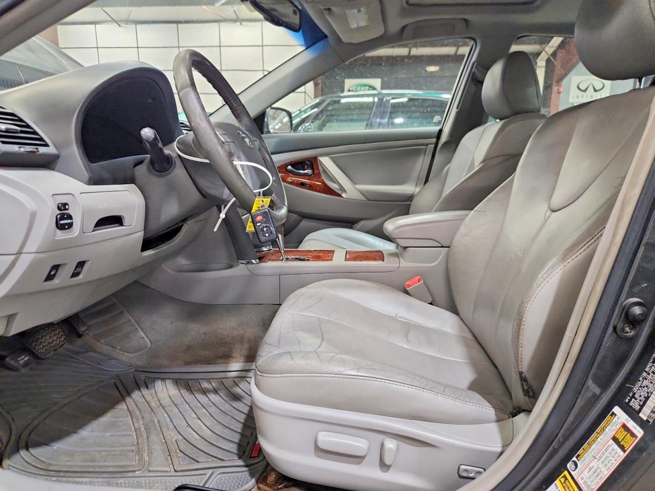 2011 Toyota Camry Hybrid - Фото 7