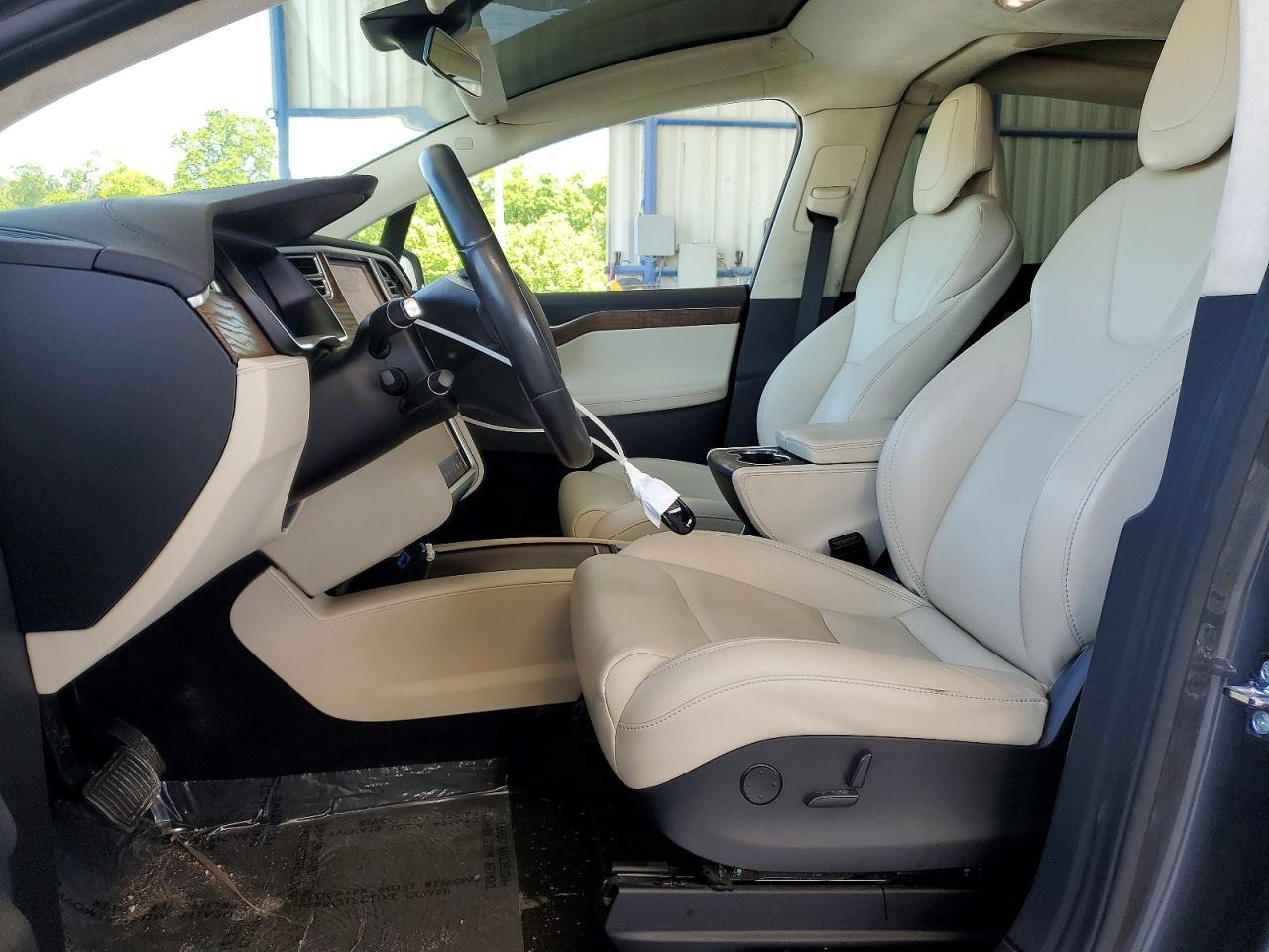 2017 Tesla Model X - Фото 7