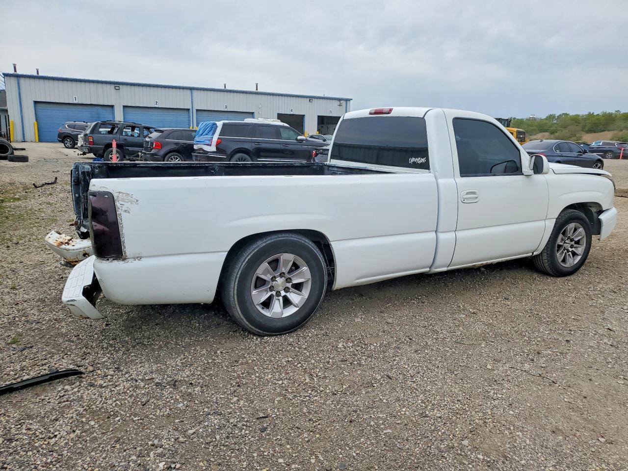 2006 Chevrolet Silverado C1500 - Фото 3