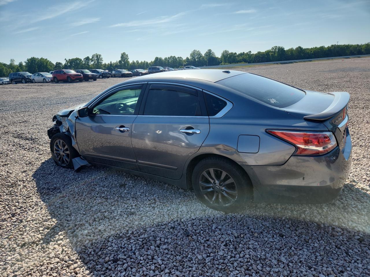 2015 Nissan Altima 2.5 S - Фото 2