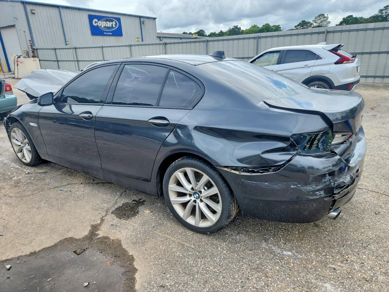 2011 BMW 535 I - Фото 2