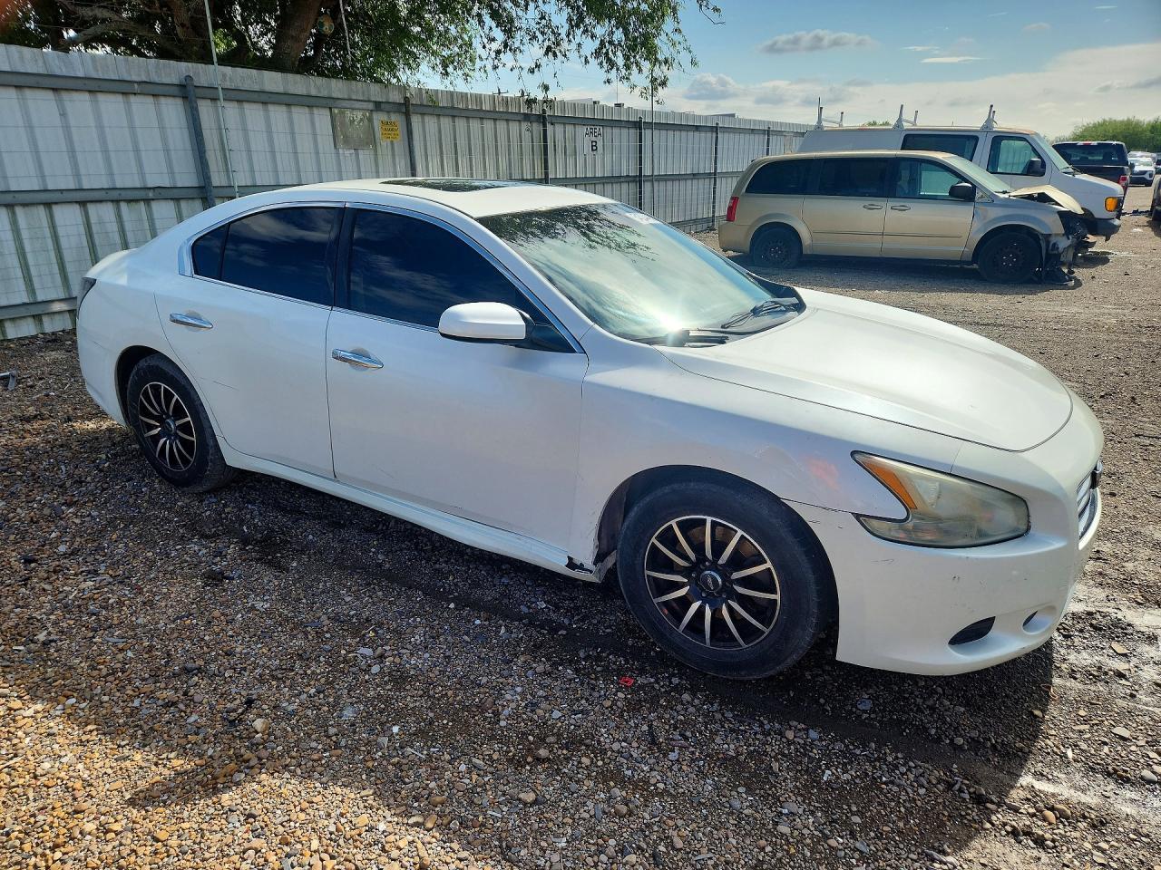 2014 Nissan Maxima 3.5 S - Image 4