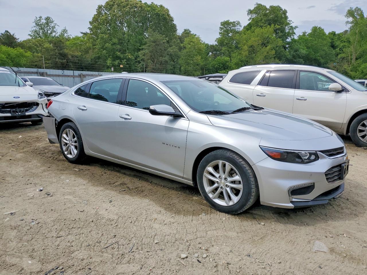 2016 Chevrolet Malibu Hybrid - Image 4