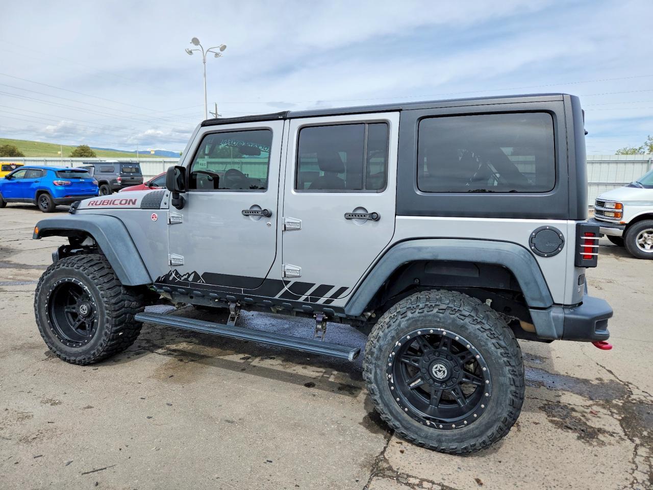 2015 Jeep Wrangler Unlimited Rubicon - Фото 2