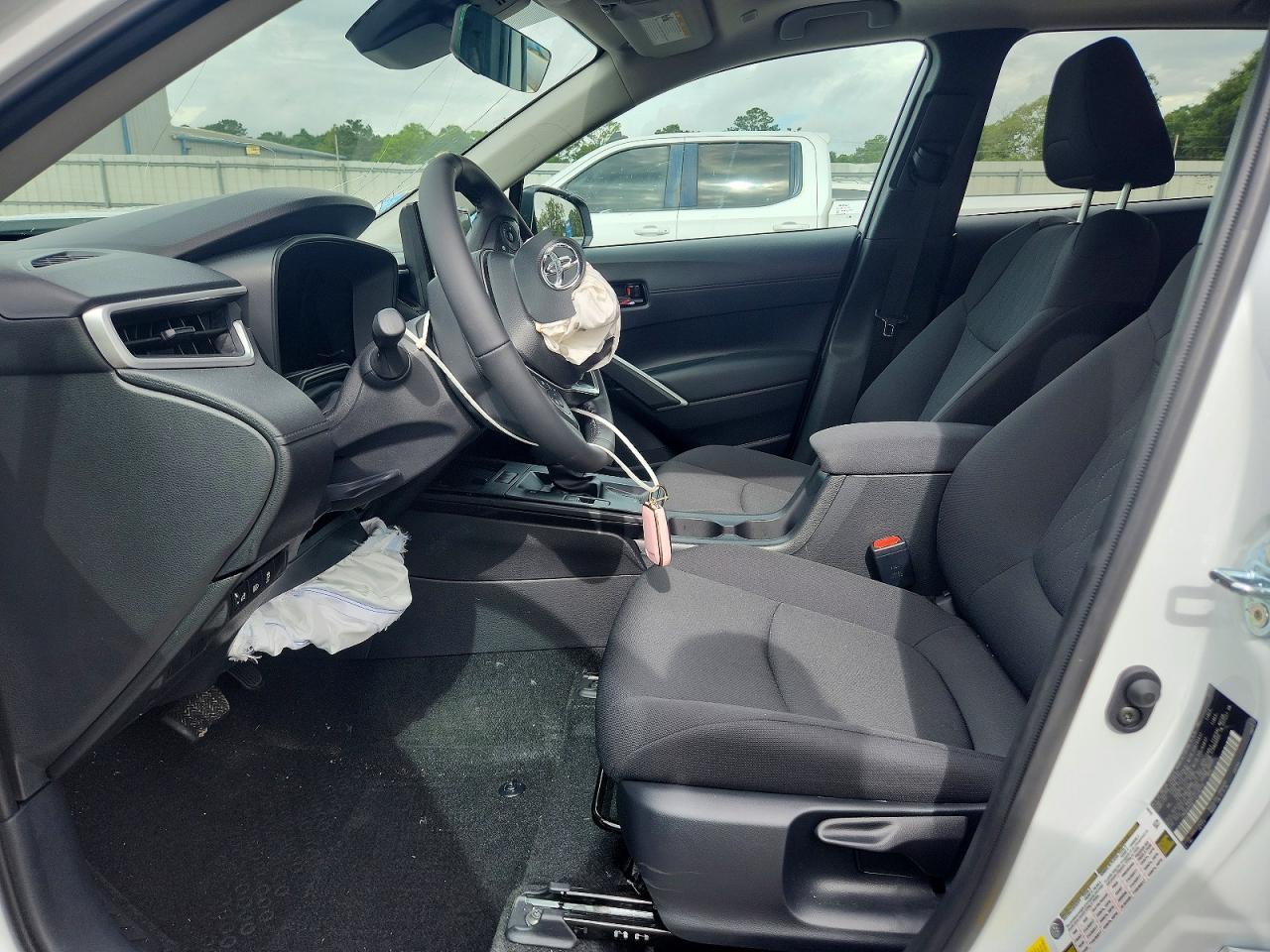 2026 Toyota Corolla Cross Le - Фото 7