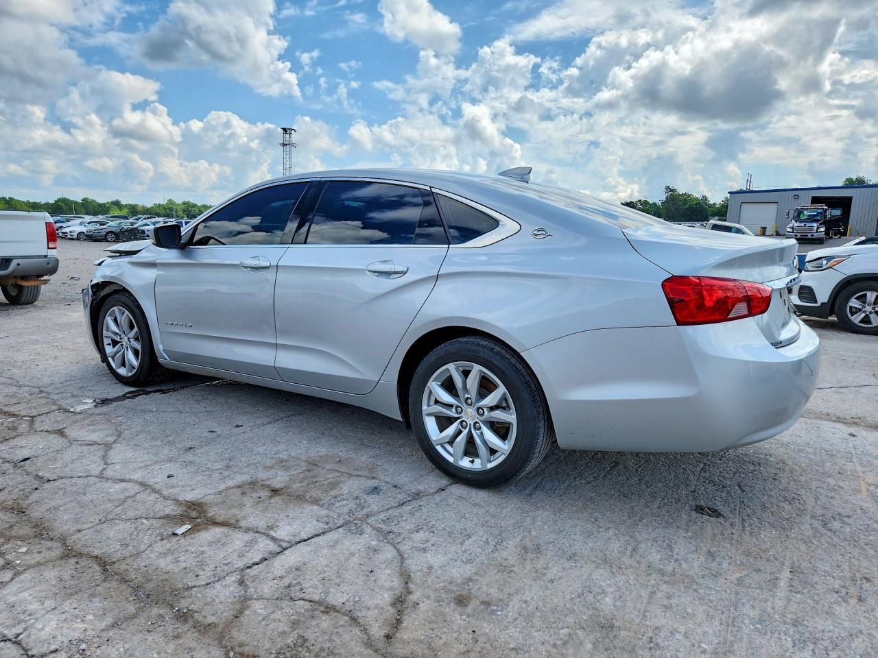 2019 Chevrolet Impala Lt - Фото 2
