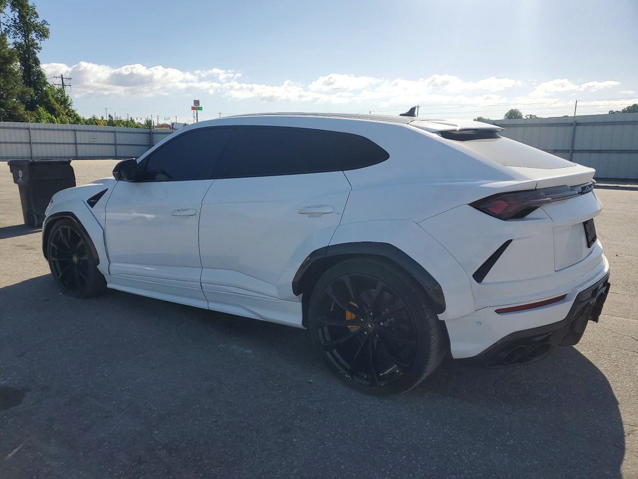2019 Lamborghini Urus - Image 2