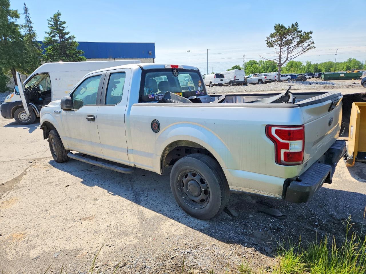 2018 Ford F150 Super Cab - Image 2