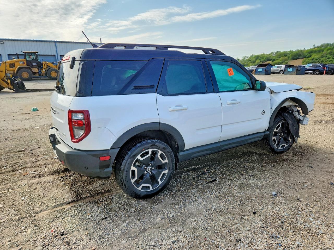 2023 Ford Bronco Sport Outer Banks - Image 3