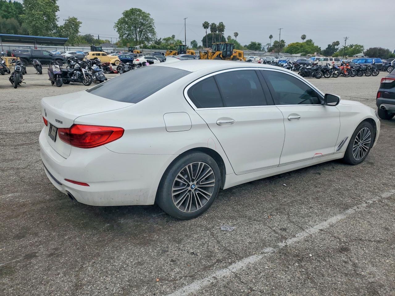2018 BMW 530 I - Фото 3