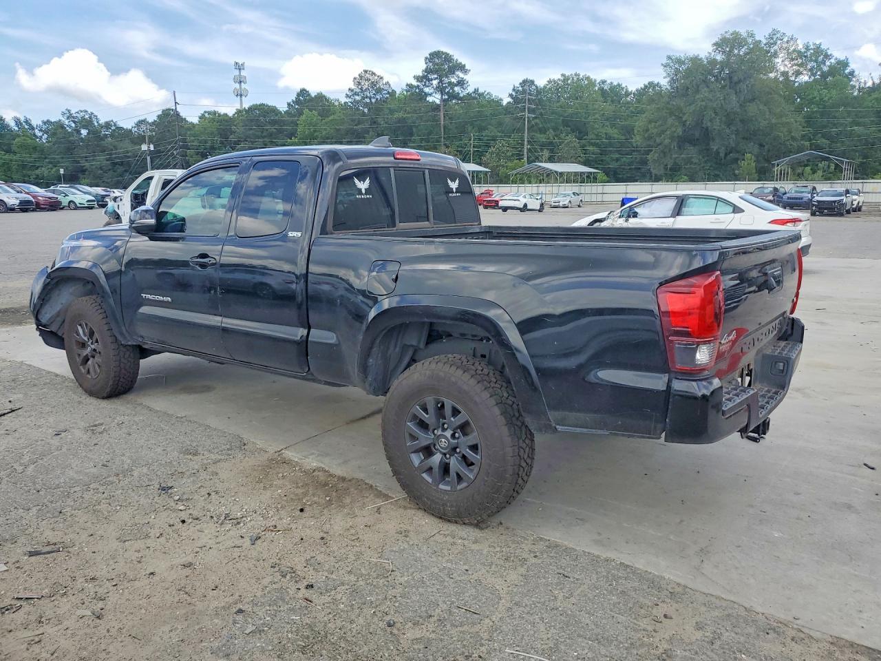 2023 Toyota Tacoma Sr5 V6 - Image 2