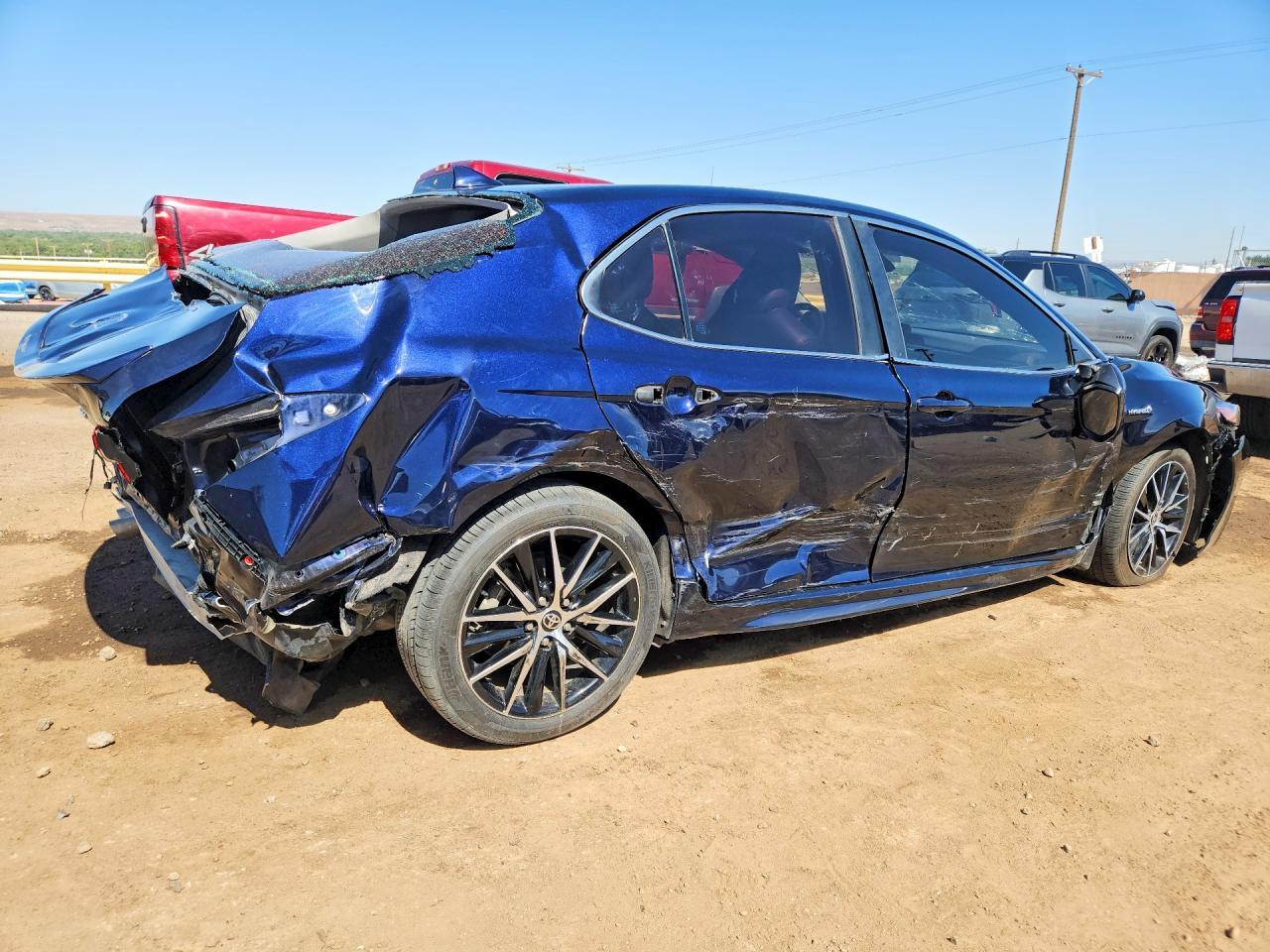 2021 Toyota Camry Se - Фото 3