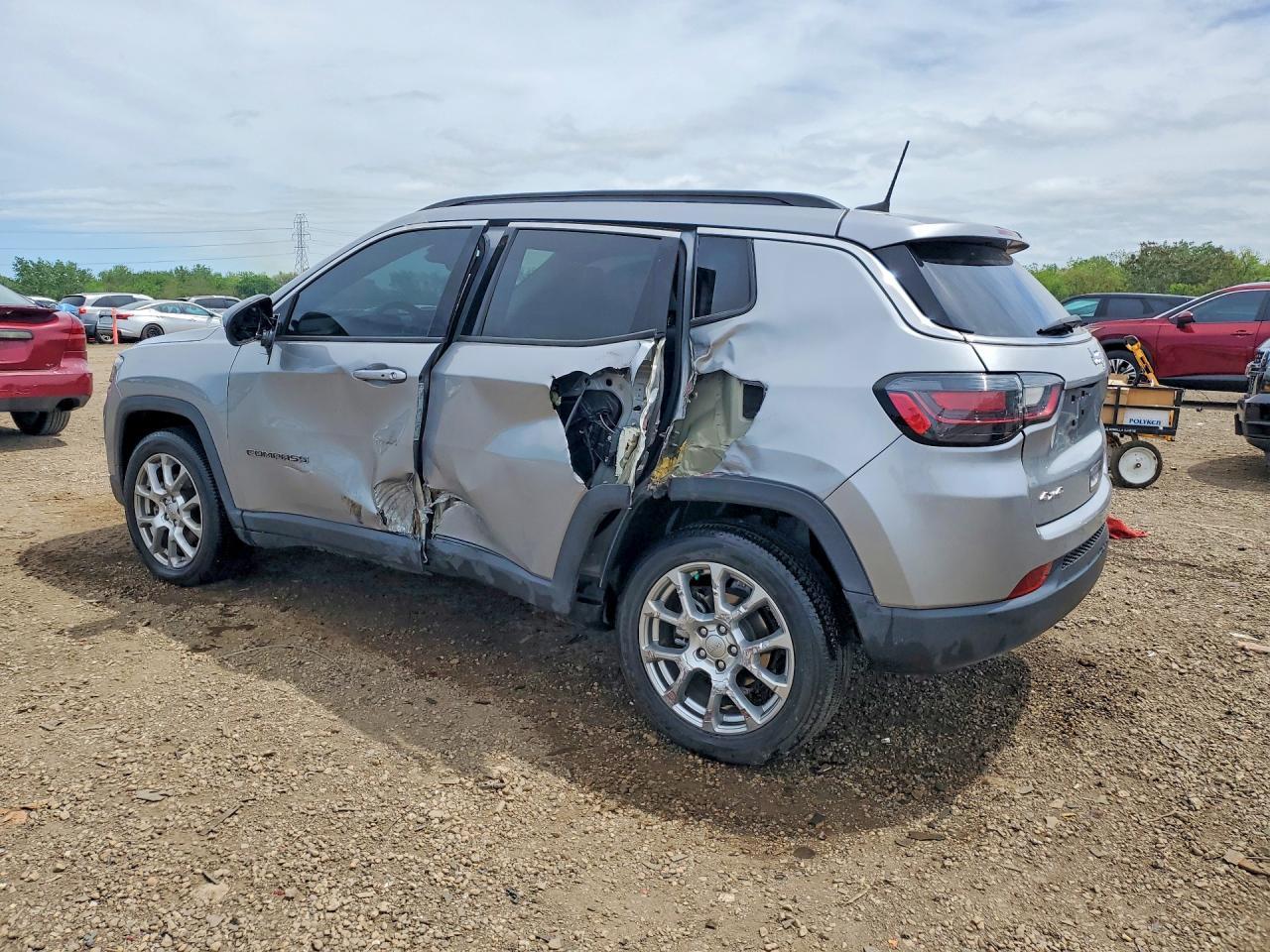 2022 Jeep Compass Latitude Lux - Фото 2