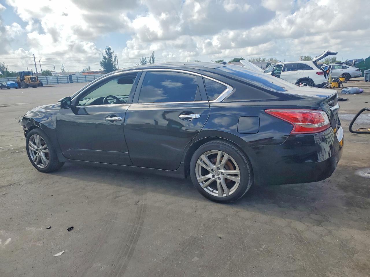 2013 Nissan Altima 3.5 S - Фото 2