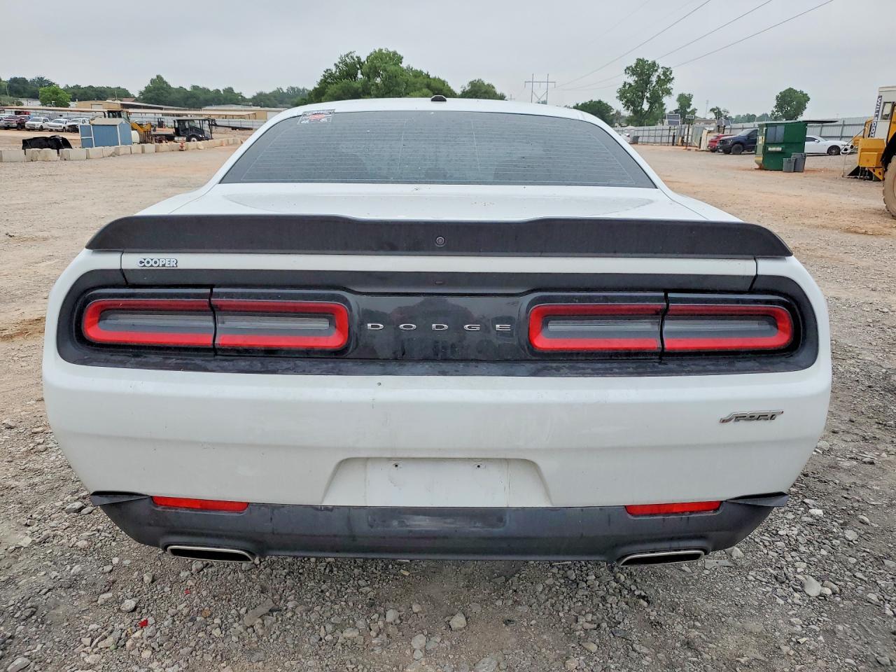2023 Dodge Challenger Sxt - Image 6
