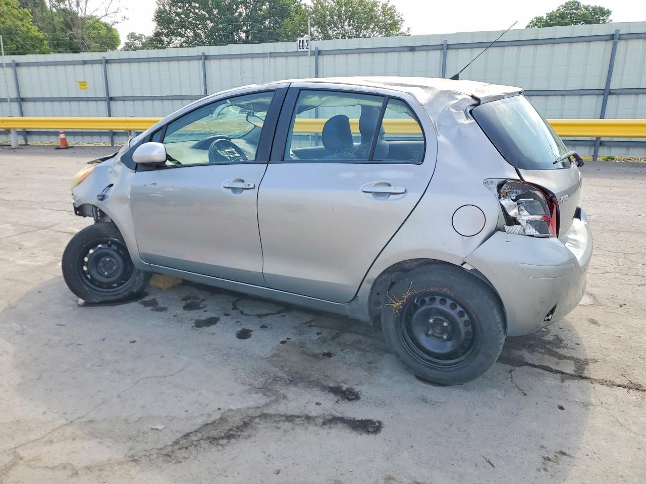 2010 Toyota Yaris Base - Image 2