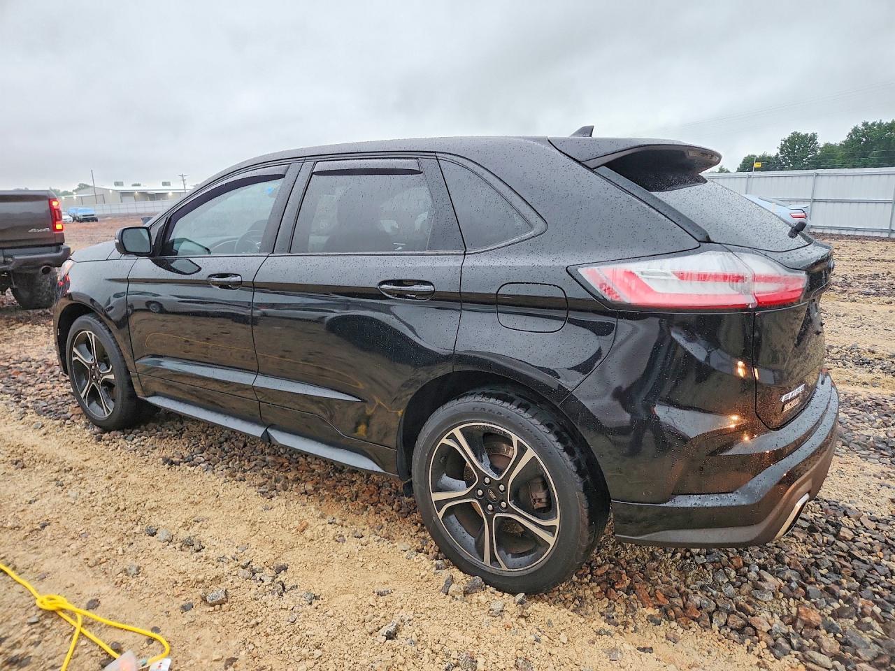 2019 Ford Edge St - Image 2