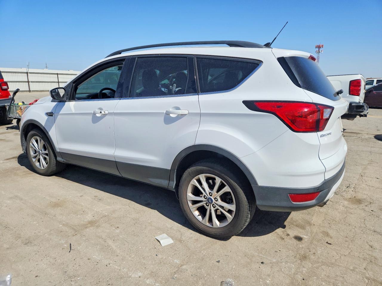 2019 Ford Escape Sel - Фото 2