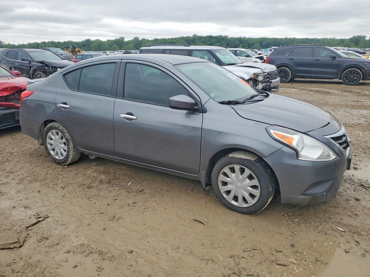 2018 Nissan Versa - Image 4