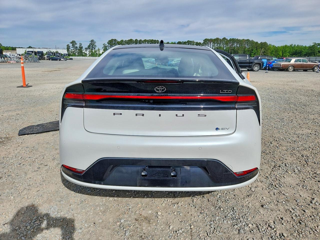 2024 Toyota Prius Limited - Фото 6