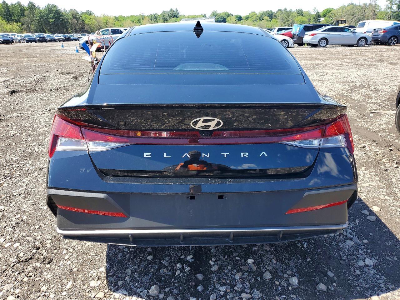 2025 Hyundai Elantra Sel Sport - Image 6
