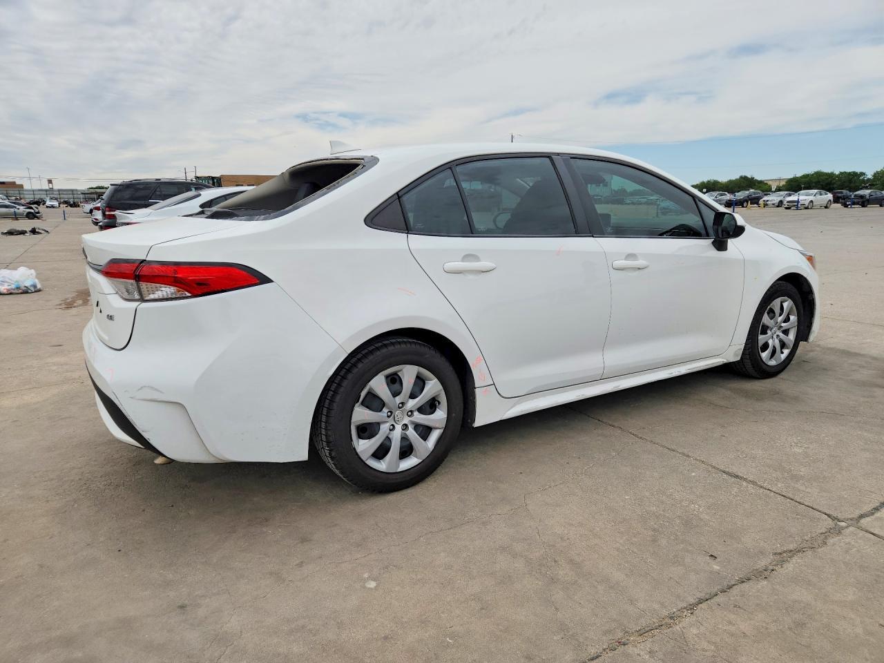 2022 Toyota Corolla Le - Image 3