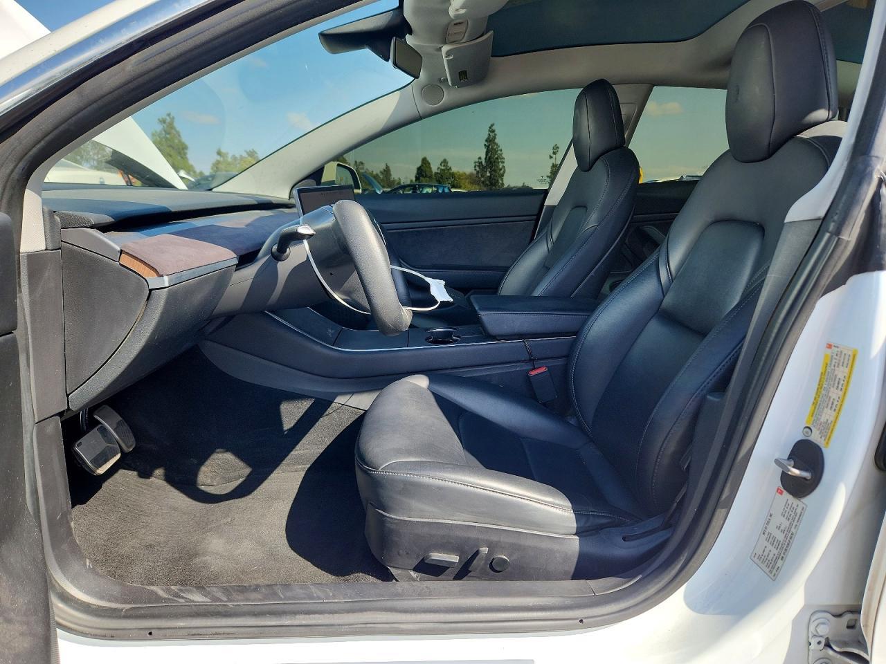 2018 Tesla Model 3 - Фото 7