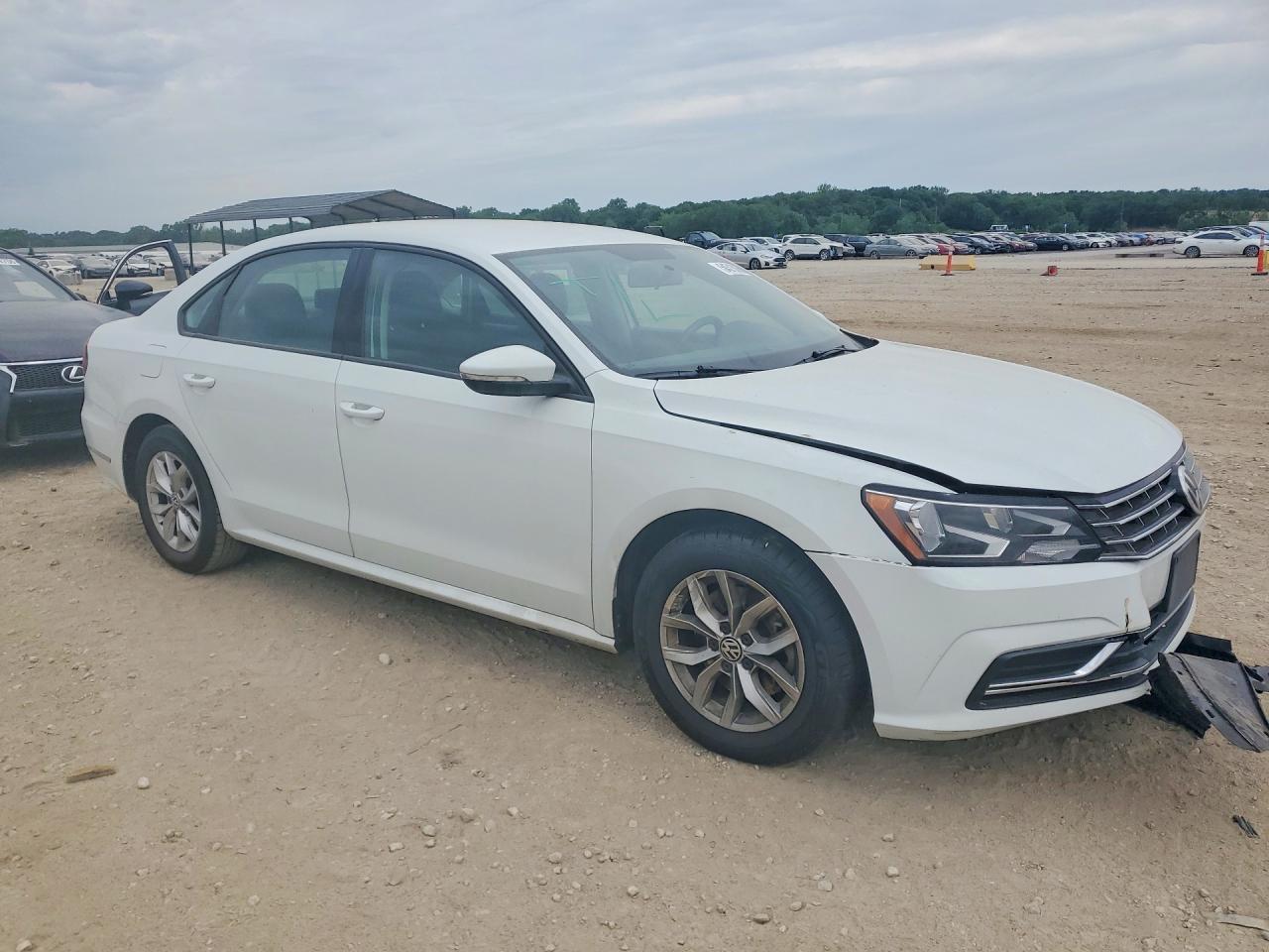 2018 Volkswagen Passat S - Image 4