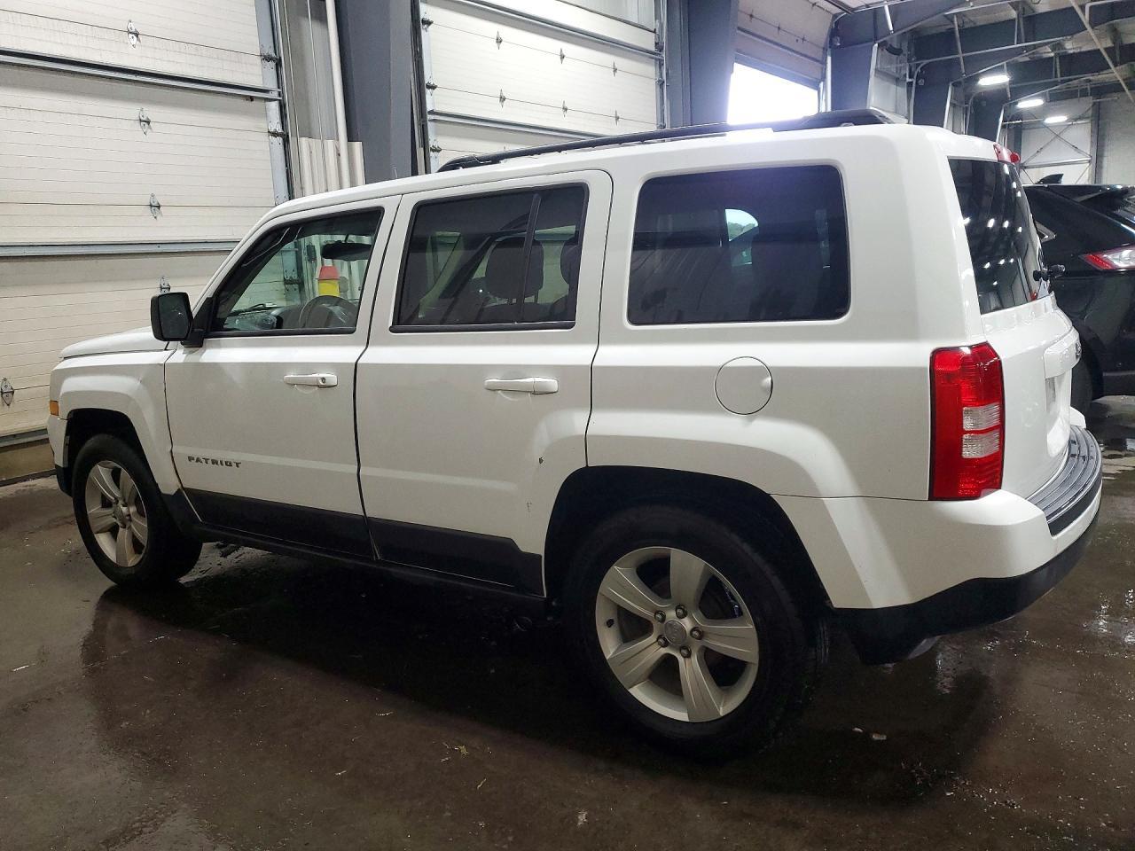 2014 Jeep Patriot Latitude - Фото 2
