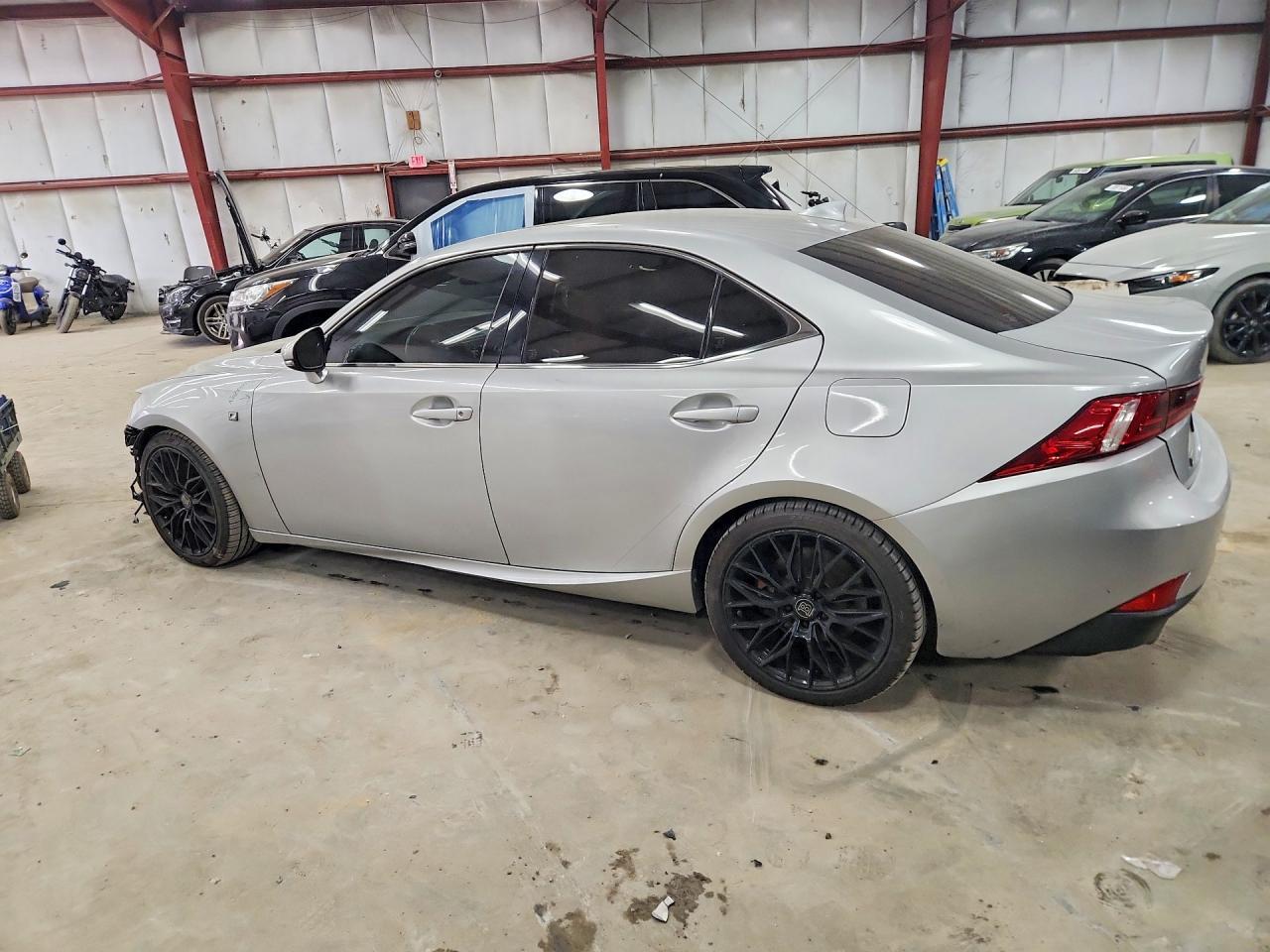 2015 Lexus Is 350 - Image 2