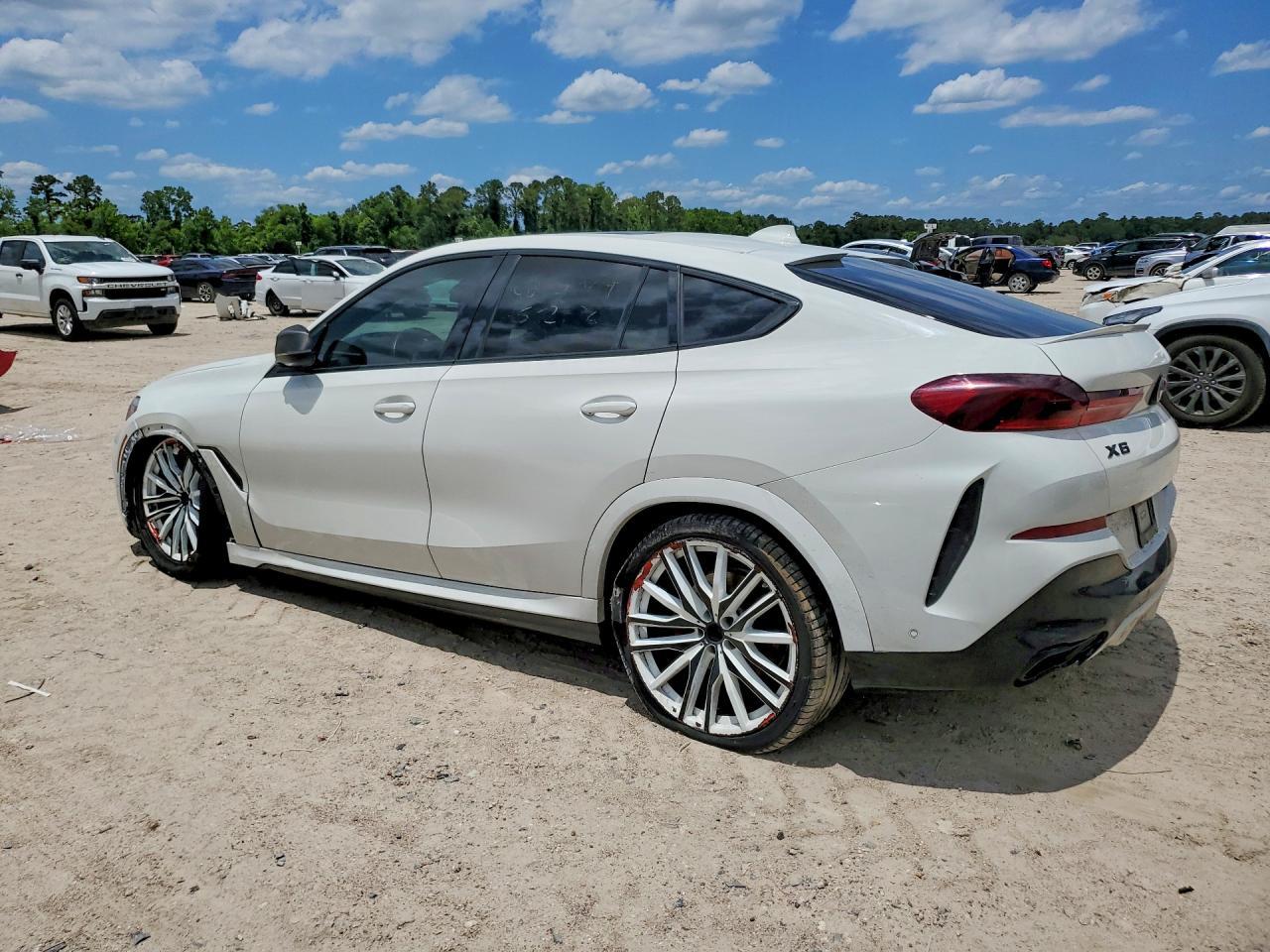 2022 BMW X6 xDrive40I - Фото 2