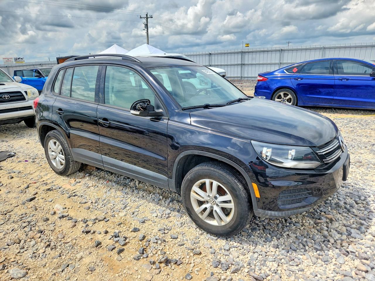 2016 Volkswagen Tiguan S - Фото 4