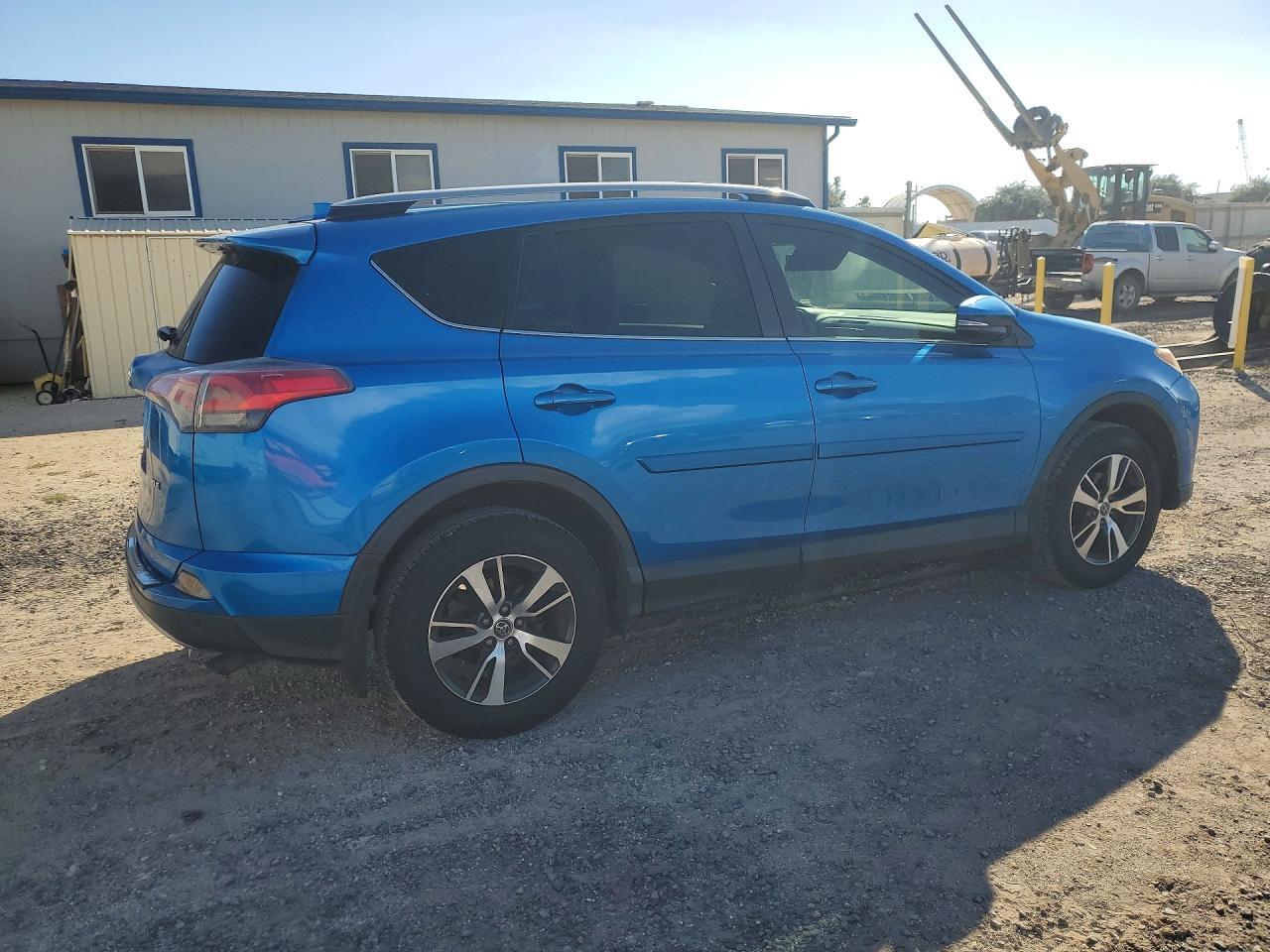 2017 Toyota Rav4 Xle - Image 3