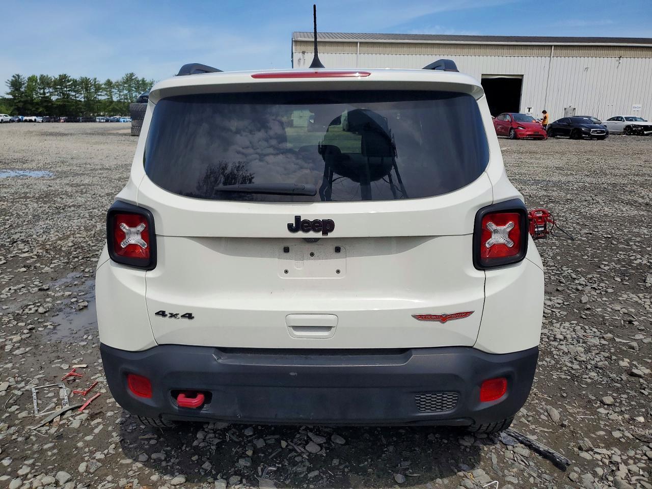 2023 Jeep Renegade Trailhawk - Фото 6