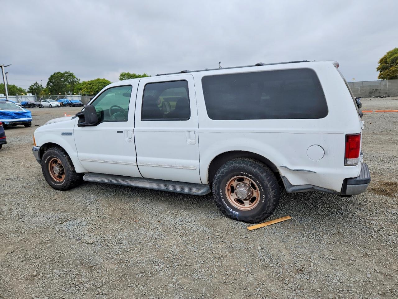 2003 Ford Excursion - Фото 2