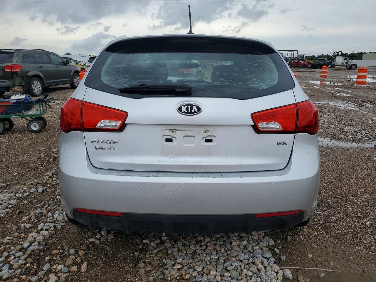 2011 Kia Forte Ex - Image 6