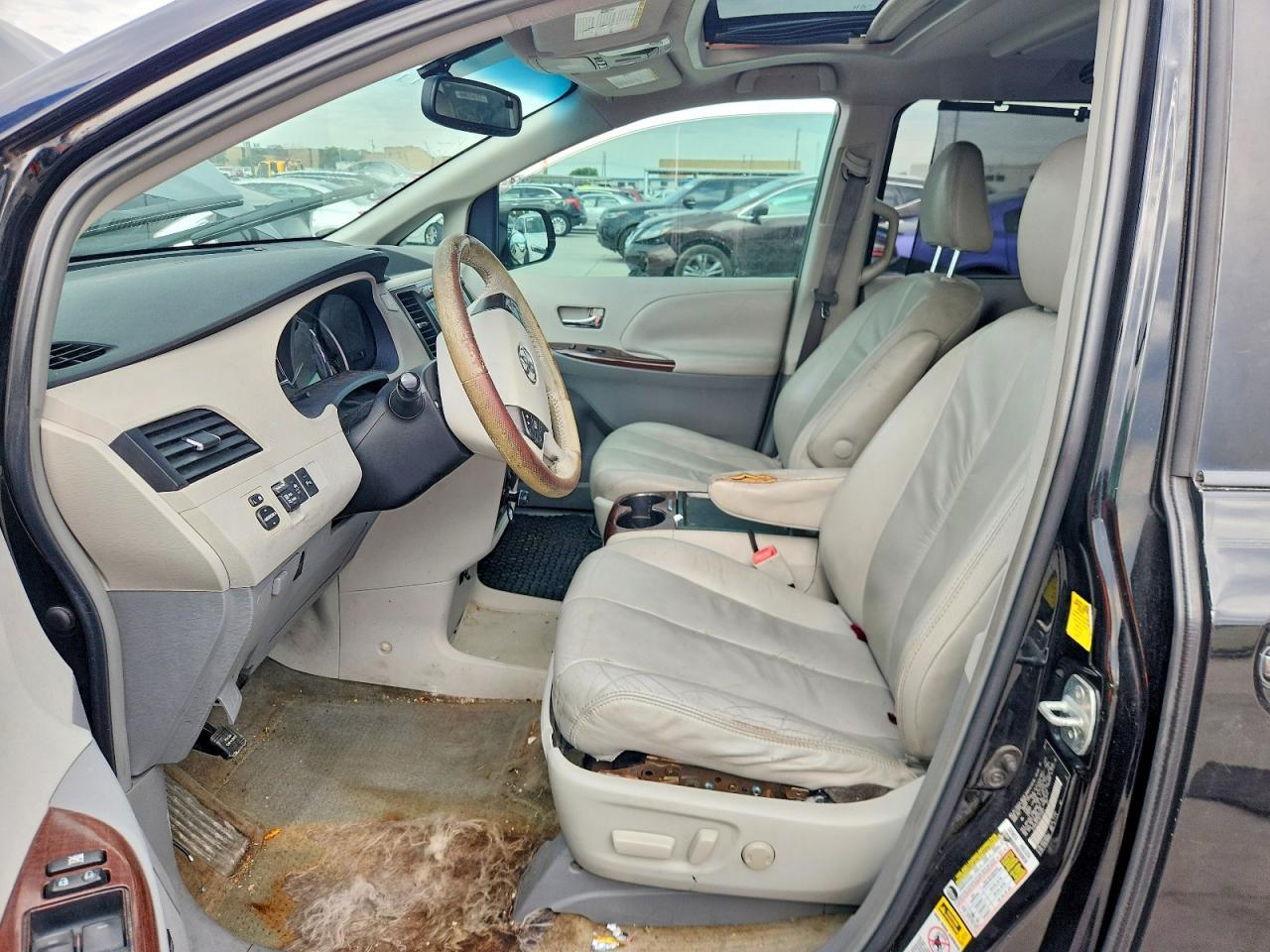 2011 Toyota Sienna Xle 8-Passenger - Image 7