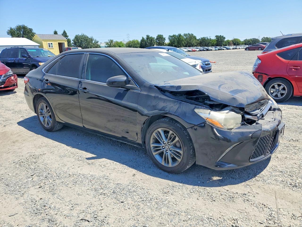 2017 Toyota Camry Se - Фото 4