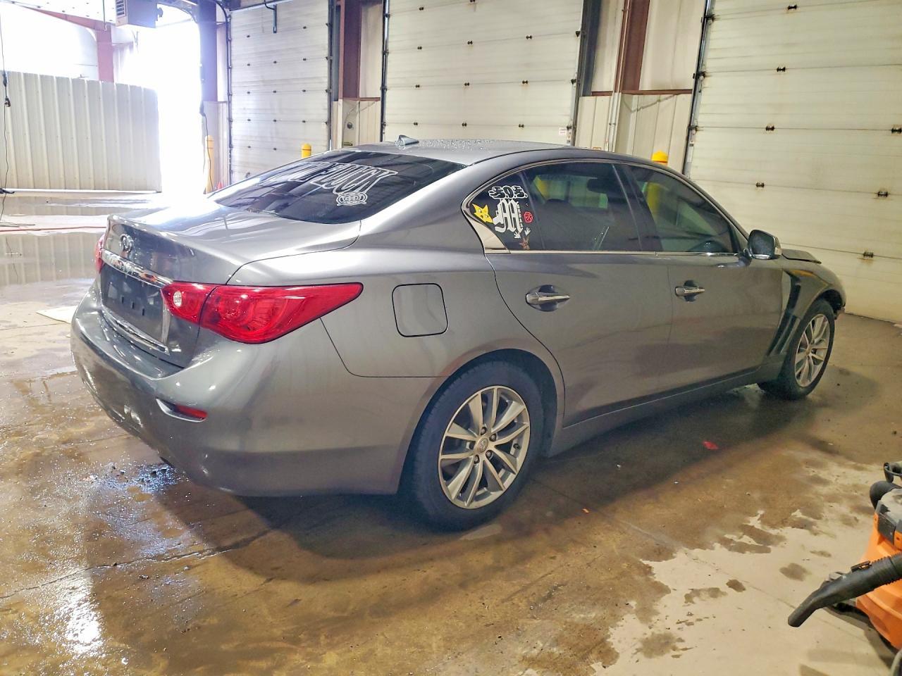 2015 Infiniti Q50 Premium - Image 3