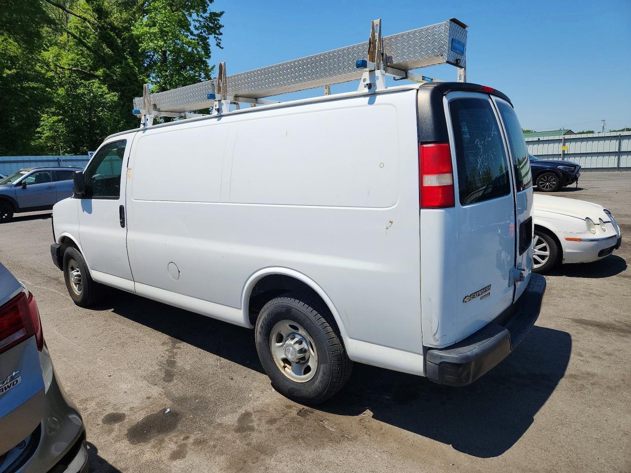 2015 Chevrolet Express G2500 - Image 2