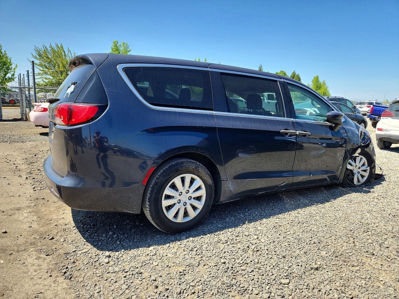 2019 Chrysler Pacifica L - Фото 3