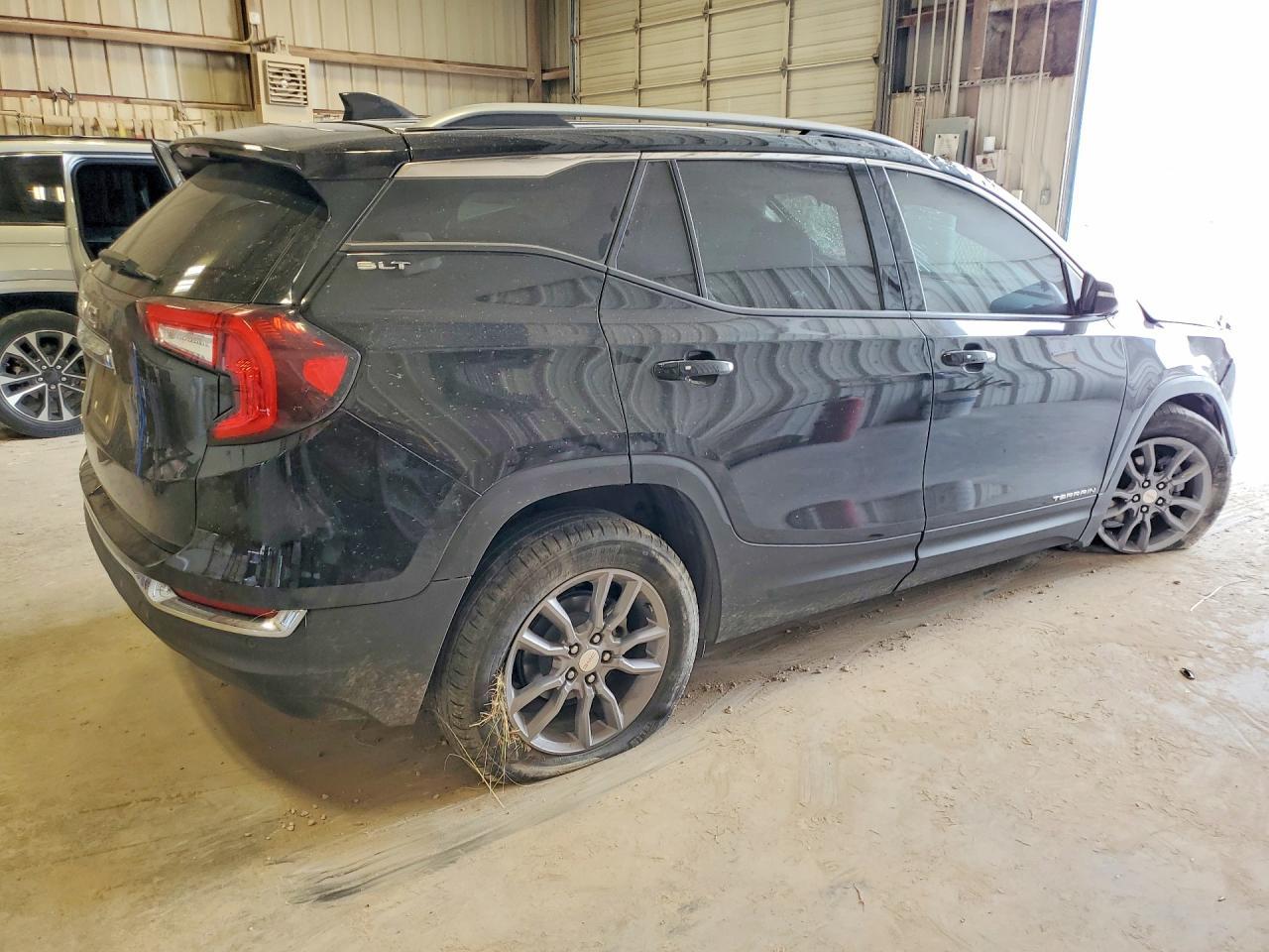 2022 GMC Terrain Slt - Image 3