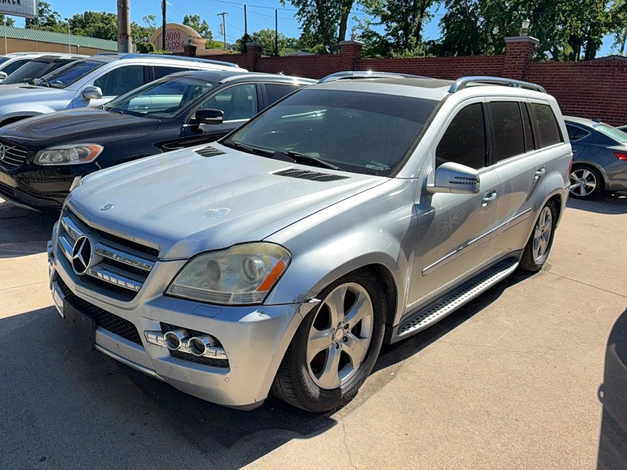 2011 Mercedes-Benz Gl 450 4Matic - Image 2