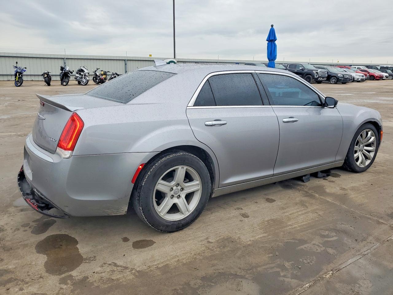 2018 Chrysler 300 Limited - Image 3