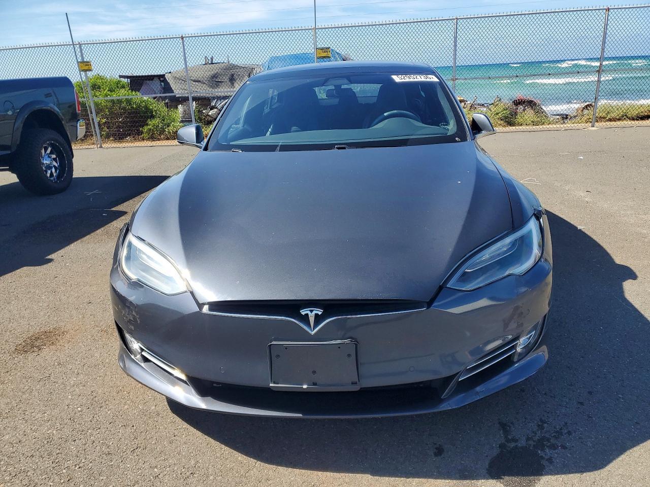 2016 Tesla Model S - Image 5