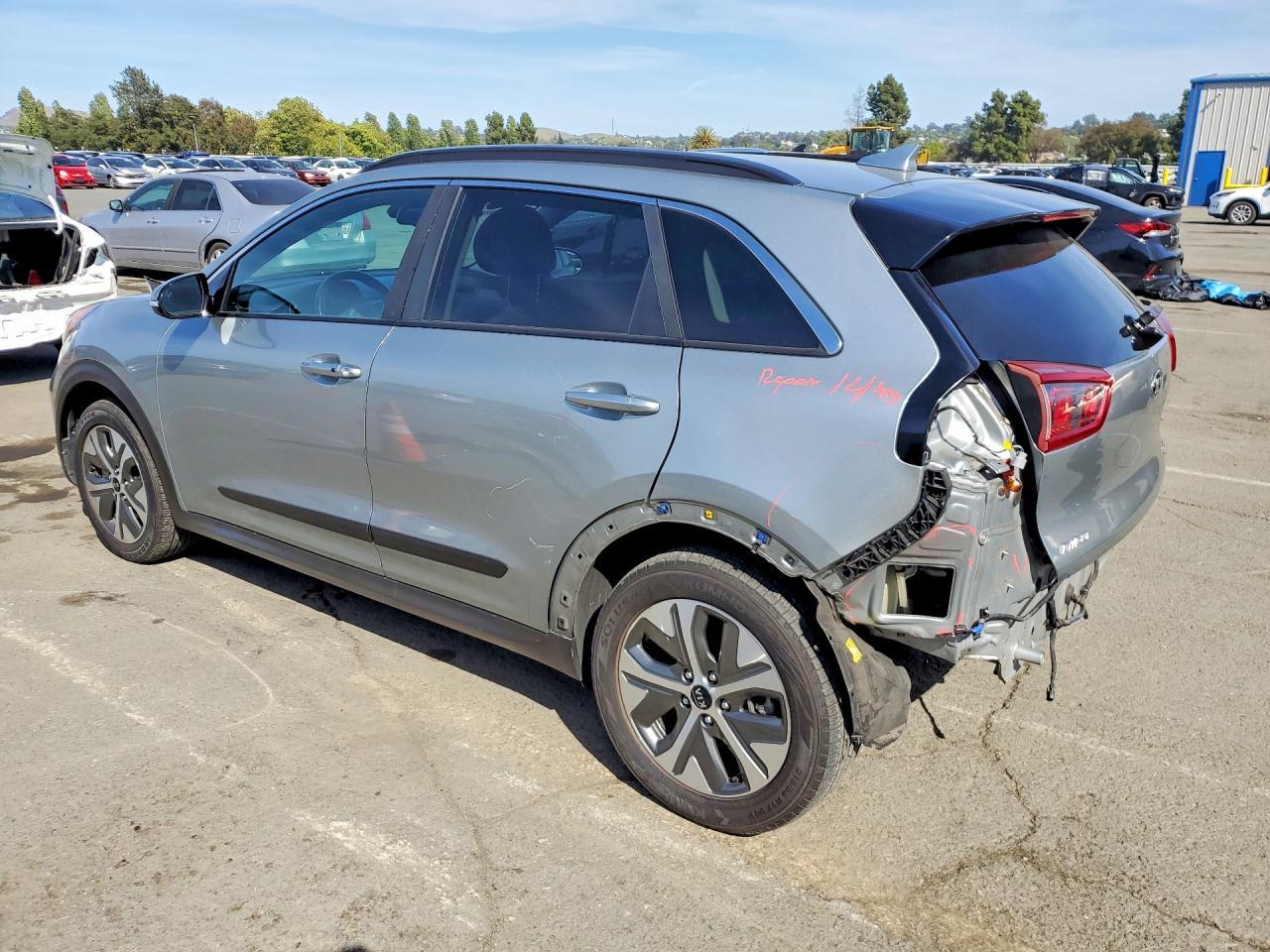 2019 Kia Niro Ex Premium - Image 2